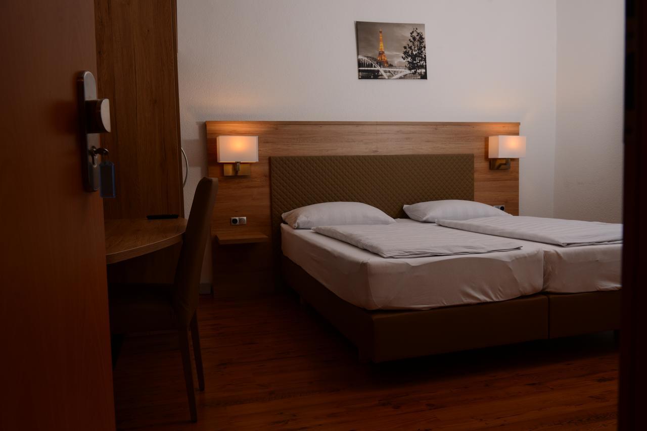 Hotel Linde Stuttgart Bagian luar foto